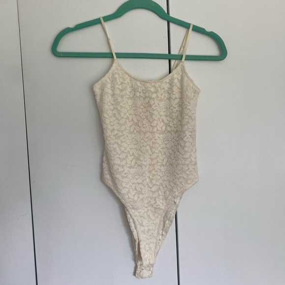 Zara Lace Bodysuit - Picture 1 of 4